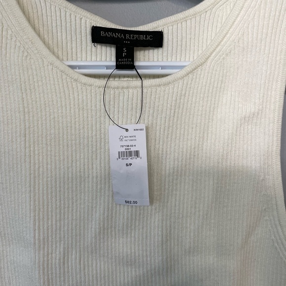 NWT Banana Republic Women’s white/cream coloured top, keyhole back size S - Picture 3 of 9